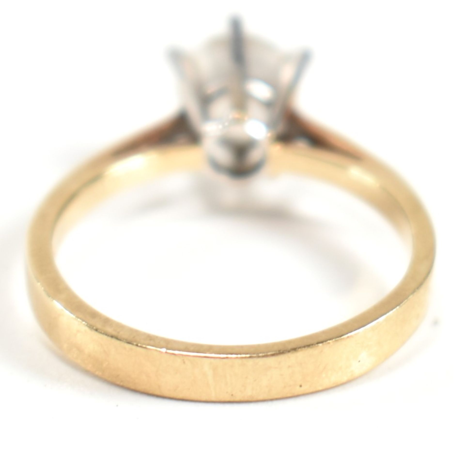 HALLMARKED 9CT GOLD & CZ SOLITAIRE RING - Image 2 of 8