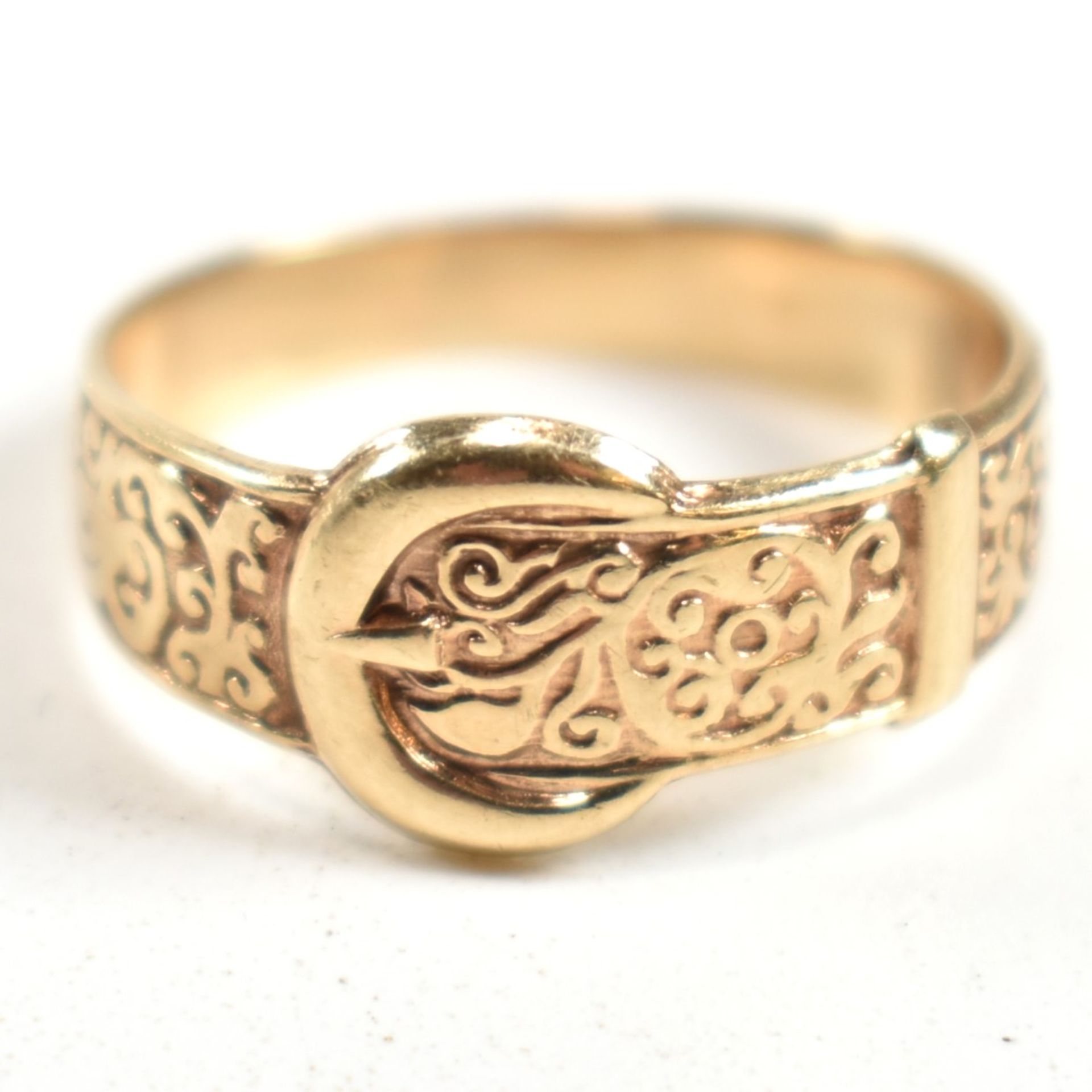 HALLMARKED 9CT GOLD ENGRAVED BELT BUCKLE RING