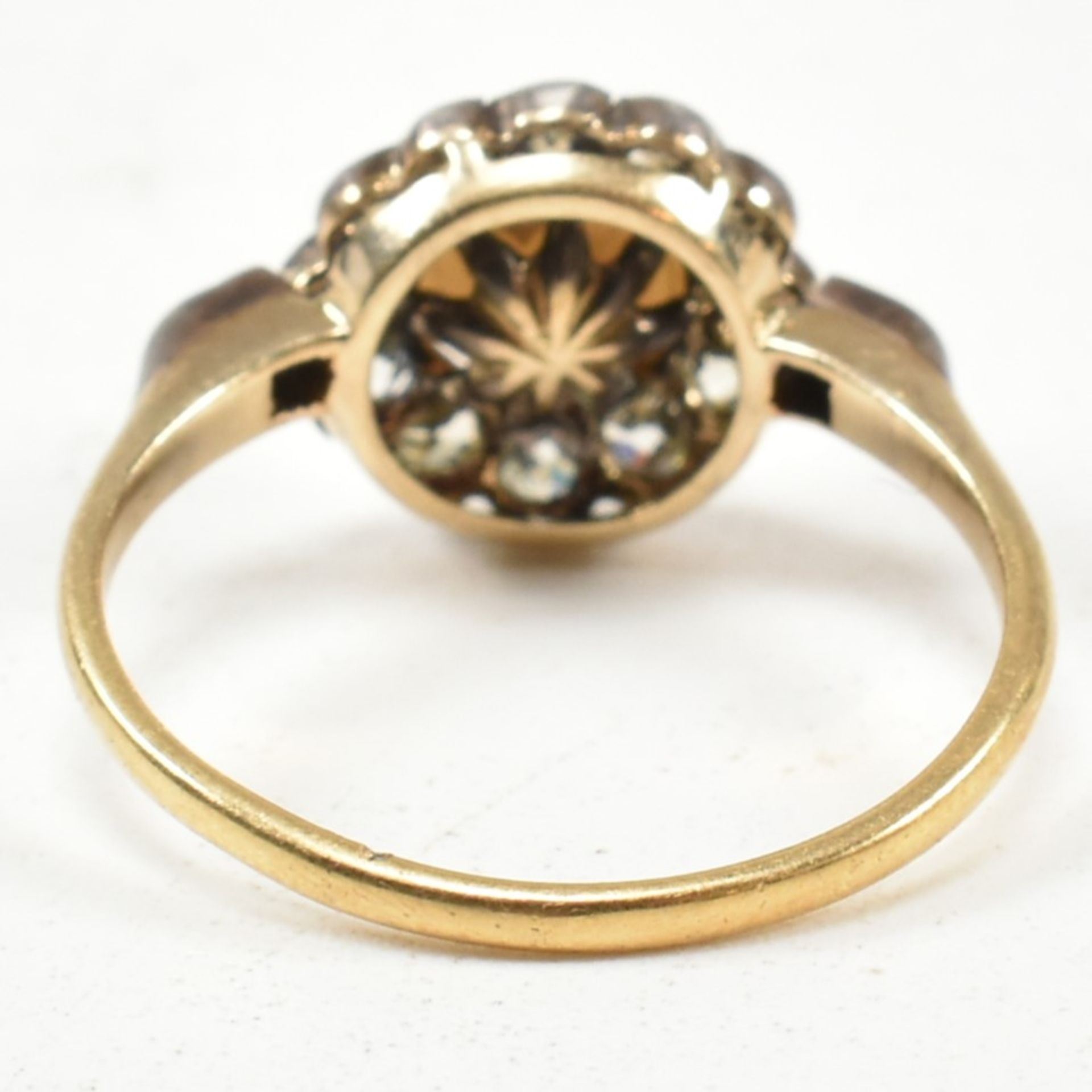 EARLY 20TH CENTURY PEARL & DIAMOND CLUSTER RING - Bild 2 aus 8