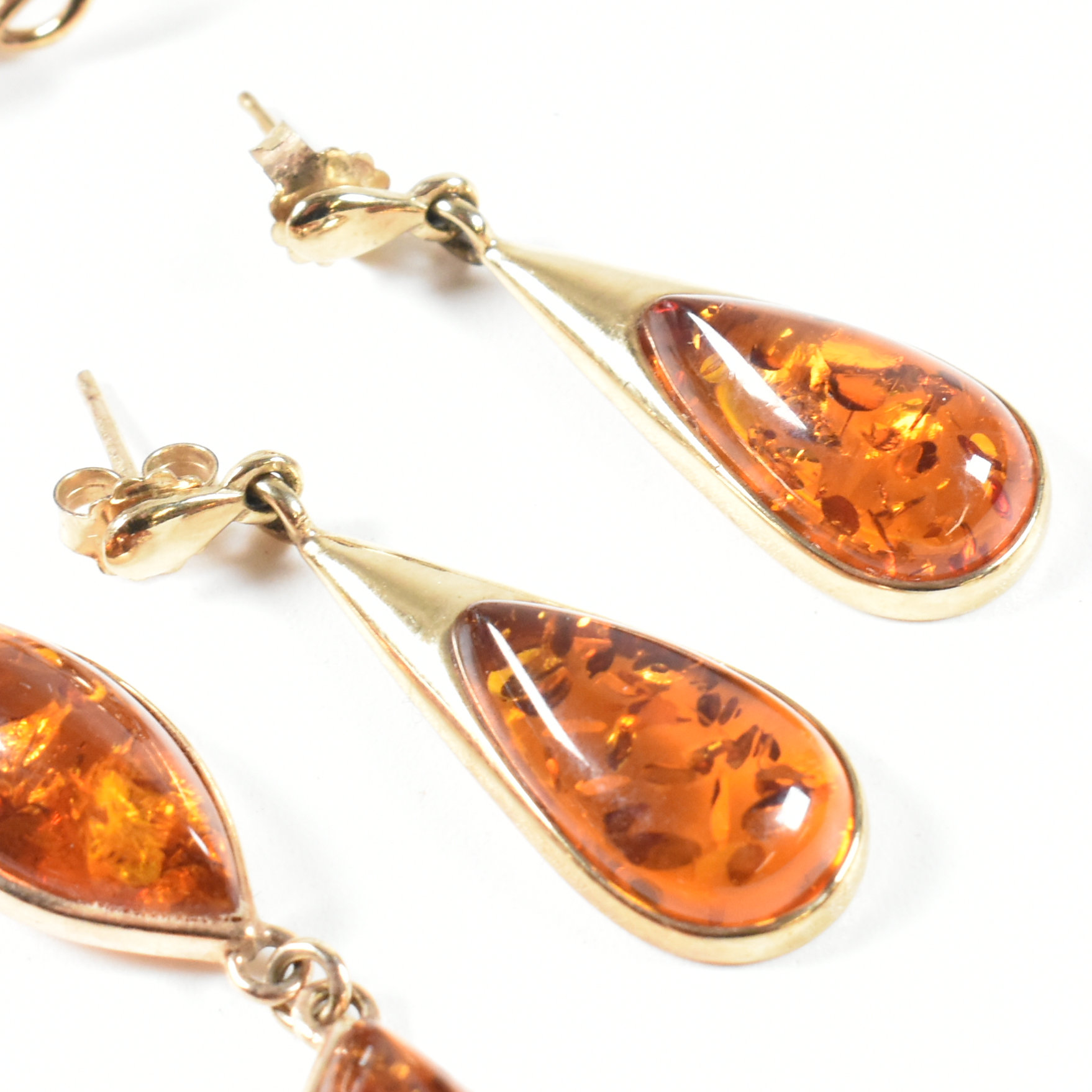 HALLMARKED 9CT GOLD & AMBER JEWELLERY SUITE - Image 3 of 7