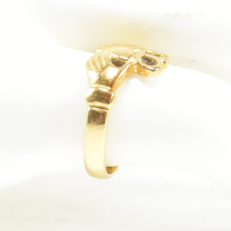 18CT GOLD CLADDAGH RING - Image 5 of 5