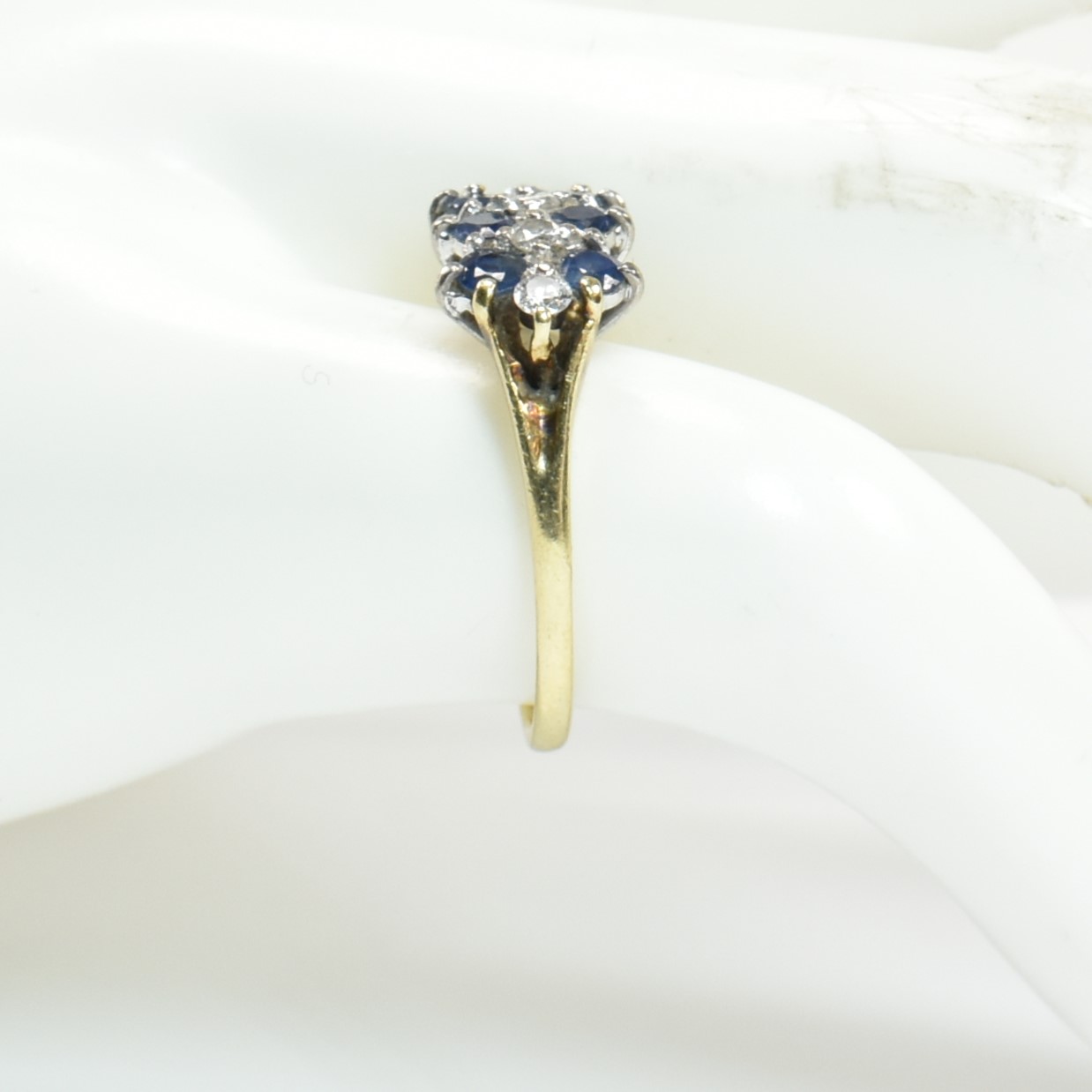 HALLMARKED 18CT GOLD SAPPHIRE & DIAMOND RING - Image 8 of 8