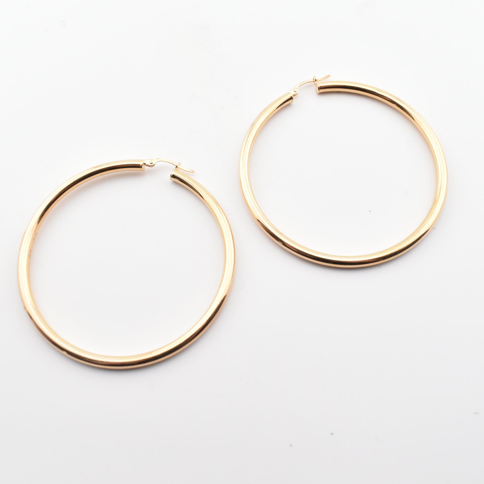 PAIR OF HALLMARKED 9CT GOLD TUBE HOOP EARRINGS