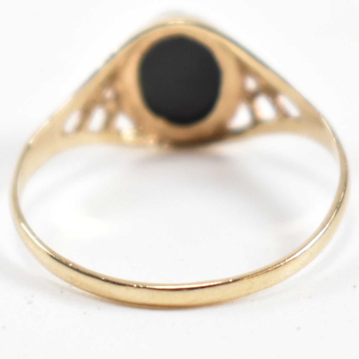 HALLMARKED 9CT GOLD & BLACK STONE SIGNET RING - Bild 3 aus 9