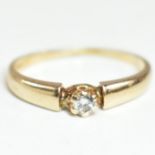 GOLD & DIAMOND SOLITAIRE RING