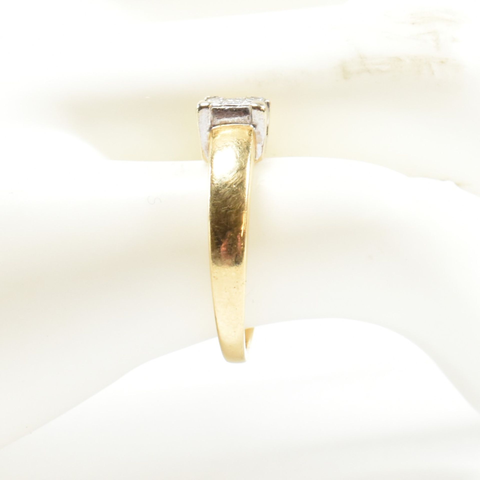 HALLMARKED 18CT GOLD & DIAMOND CLUSTER RING - Bild 10 aus 10