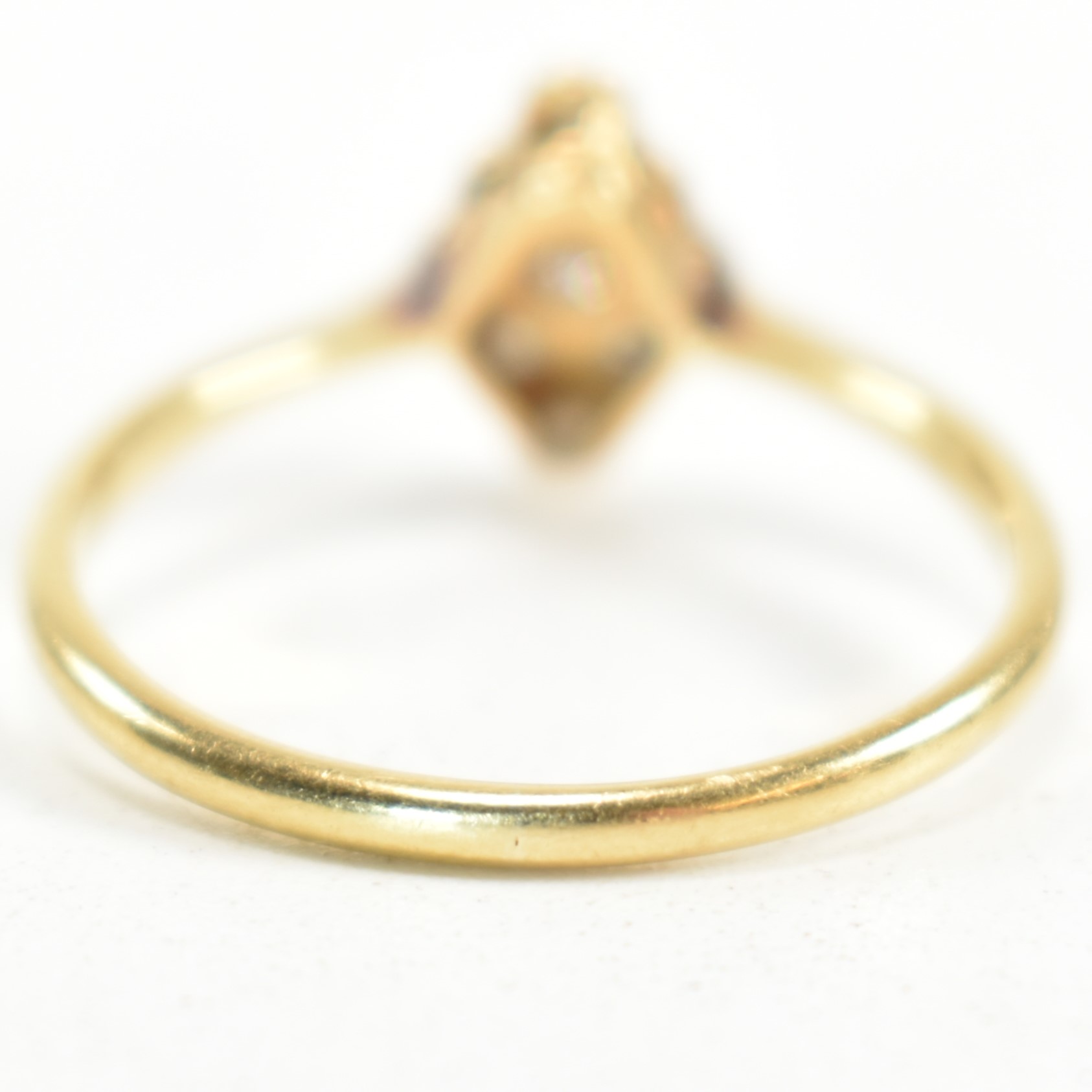 18CT GOLD & PLATINUM DIAMOND CLUSTER RING - Bild 2 aus 9
