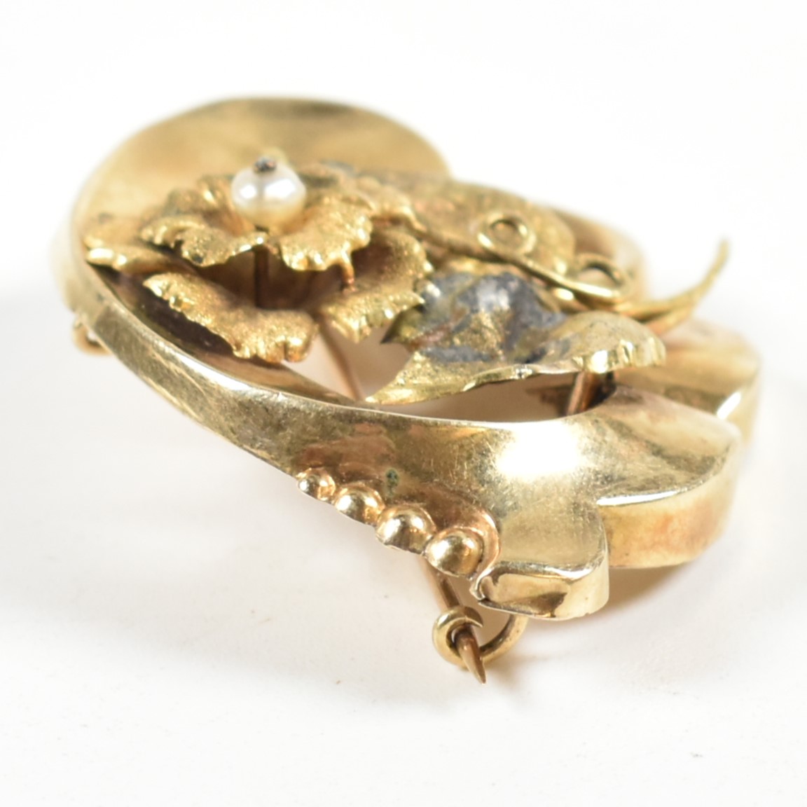 19TH CENTURY GOLD & PEARL FLORAL BROOCH PIN - Image 6 of 8