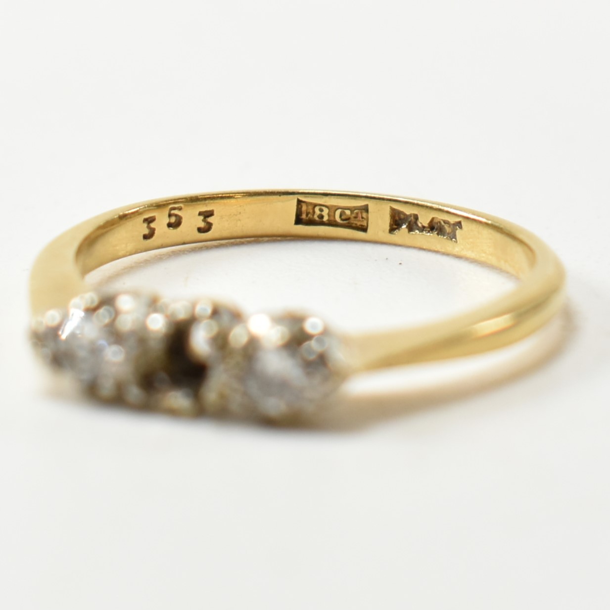 18CT GOLD & PLATINUM DIAMOND RING AF - Bild 8 aus 9