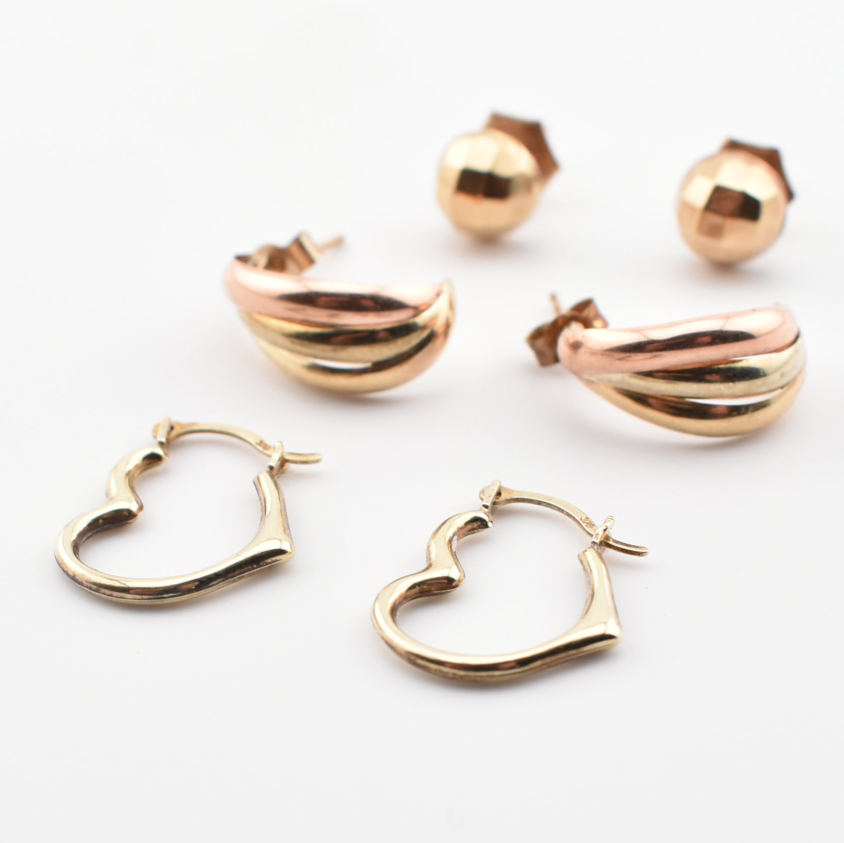 THREE PAIRS OF 9CT GOLD EARRINGS - Image 3 of 4