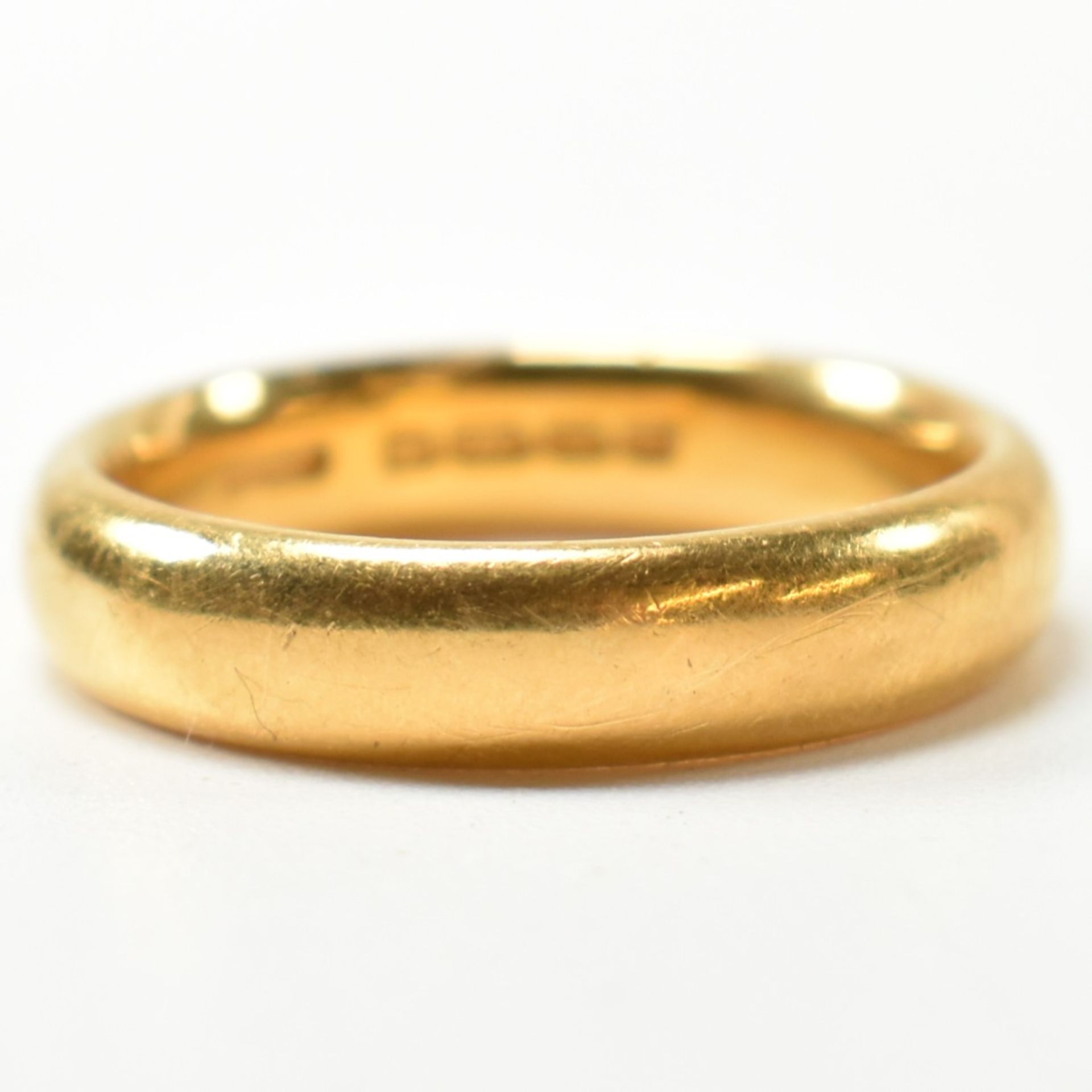 HALLMARKED 22CT GOLD BAND RING - Bild 4 aus 5