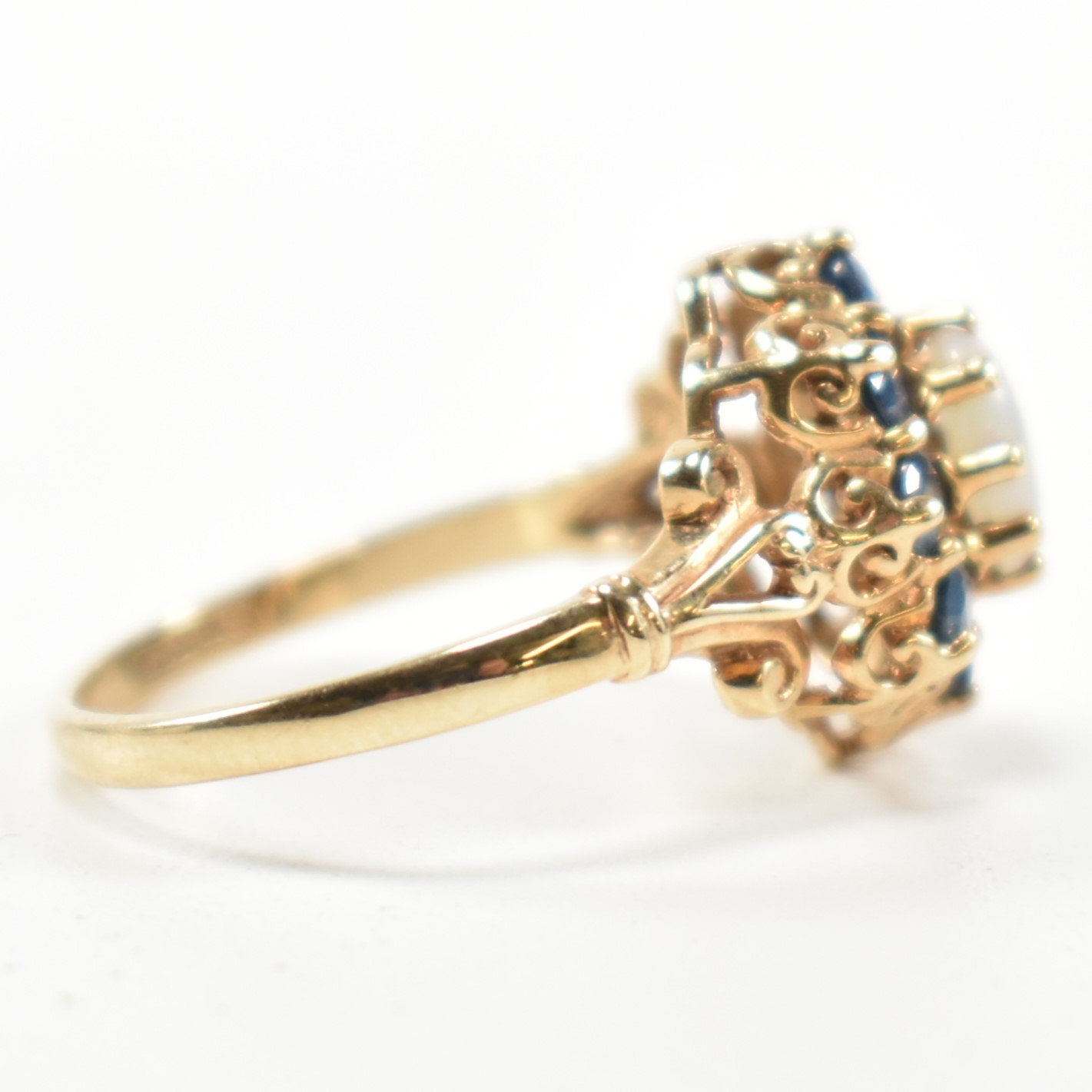 HALLMARKED 9CT GOLD SAPPHIRE & OPAL CLUSTER RING - Image 6 of 11