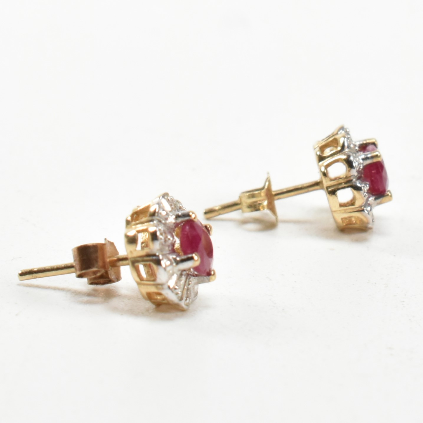 PAIR OF 9CT GOLD RUBY & DIAMOND STUD EARRINGS - Image 3 of 5