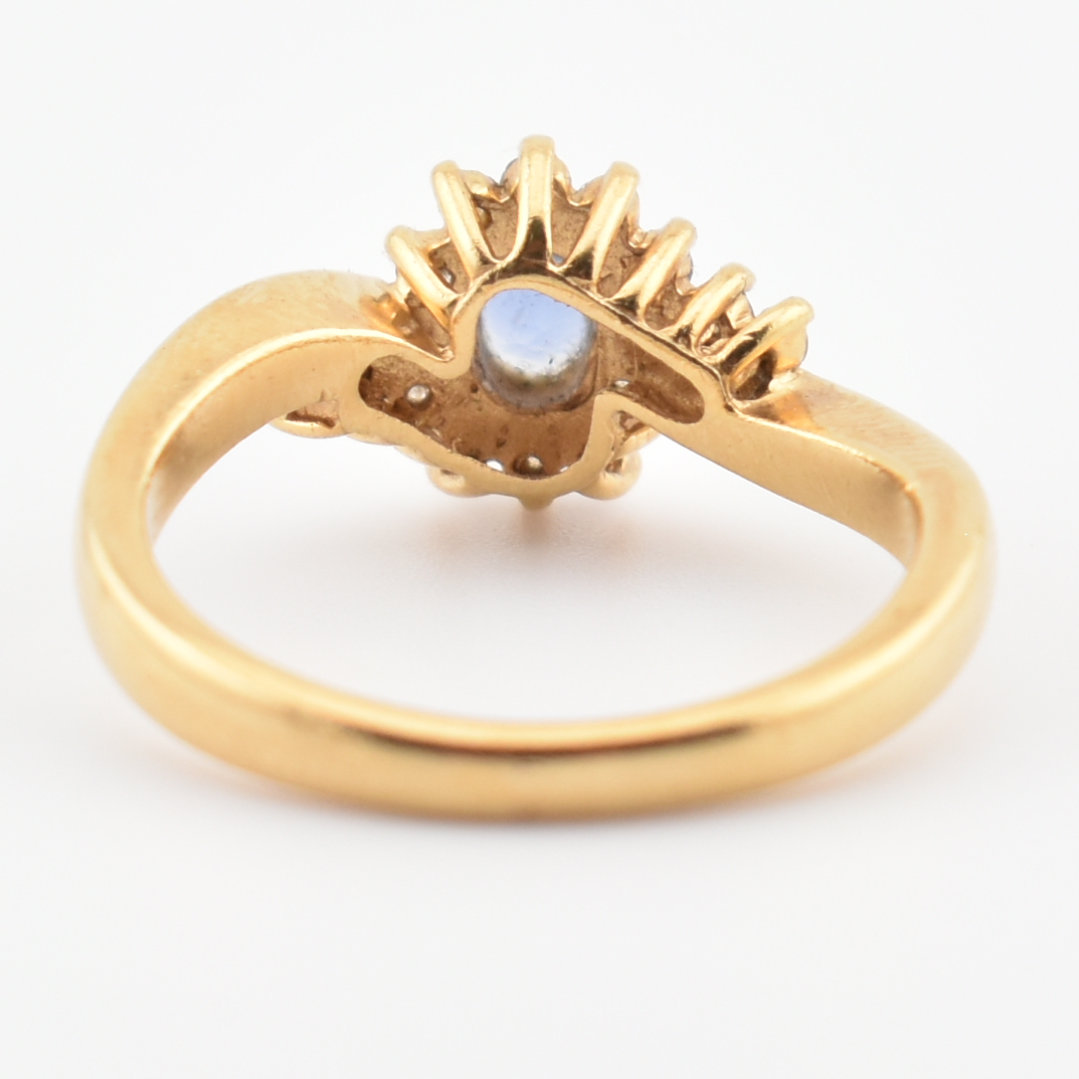HALLMARKED 18CT GOLD CEYLON SAPPHIRE & DIAMOND RING - Image 5 of 8