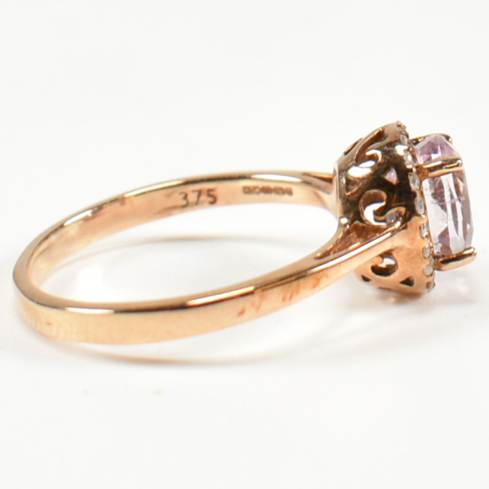 HALLMARKED 9CT GOLD KUNZITE & DIAMOND CLUSTER RING - Bild 4 aus 9