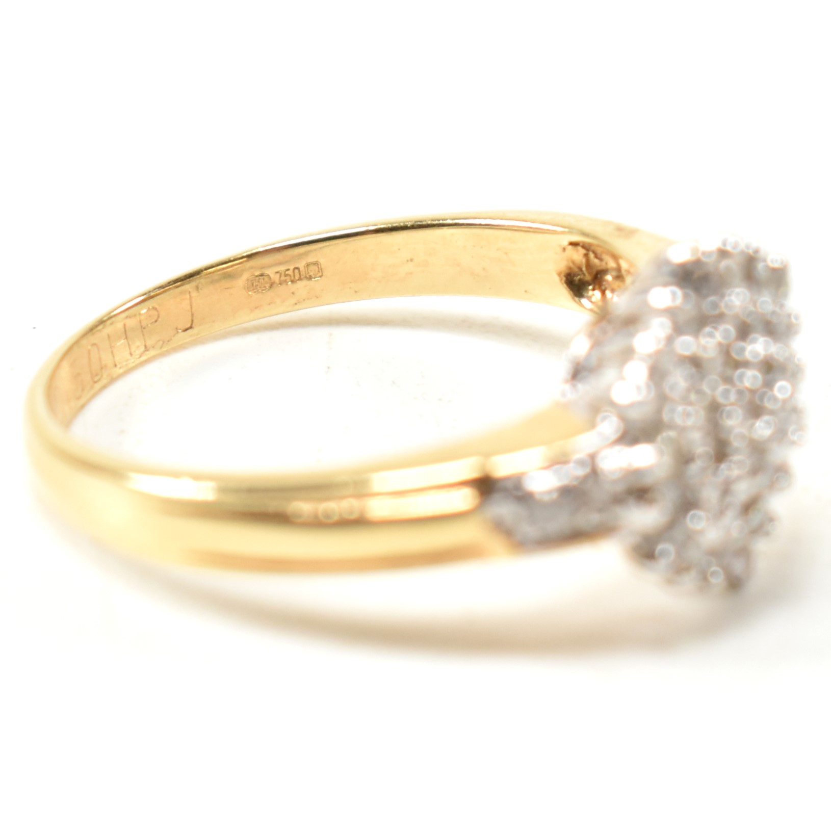 HALLMARKED 18CT GOLD & DIAMOND CLUSTER RING - Image 9 of 10