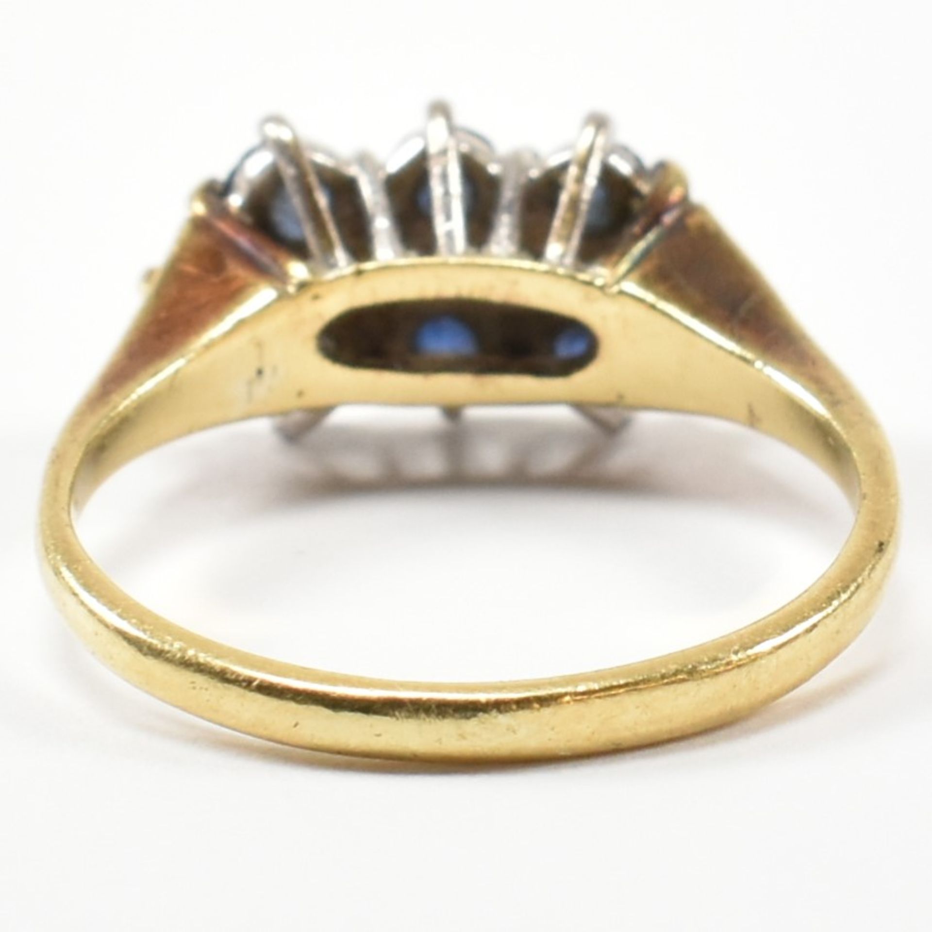 HALLMARKED 18CT GOLD SAPPHIRE & DIAMOND RING - Bild 6 aus 8