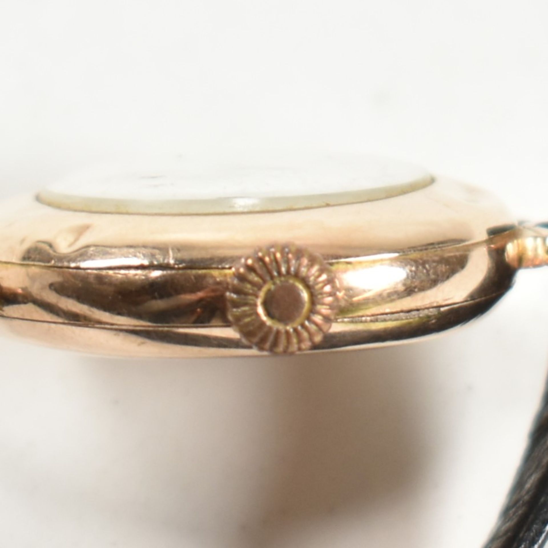 HALLMARKED 9CT GOLD WRISTWATCH WITH LEATHER STRAP - Image 6 of 6
