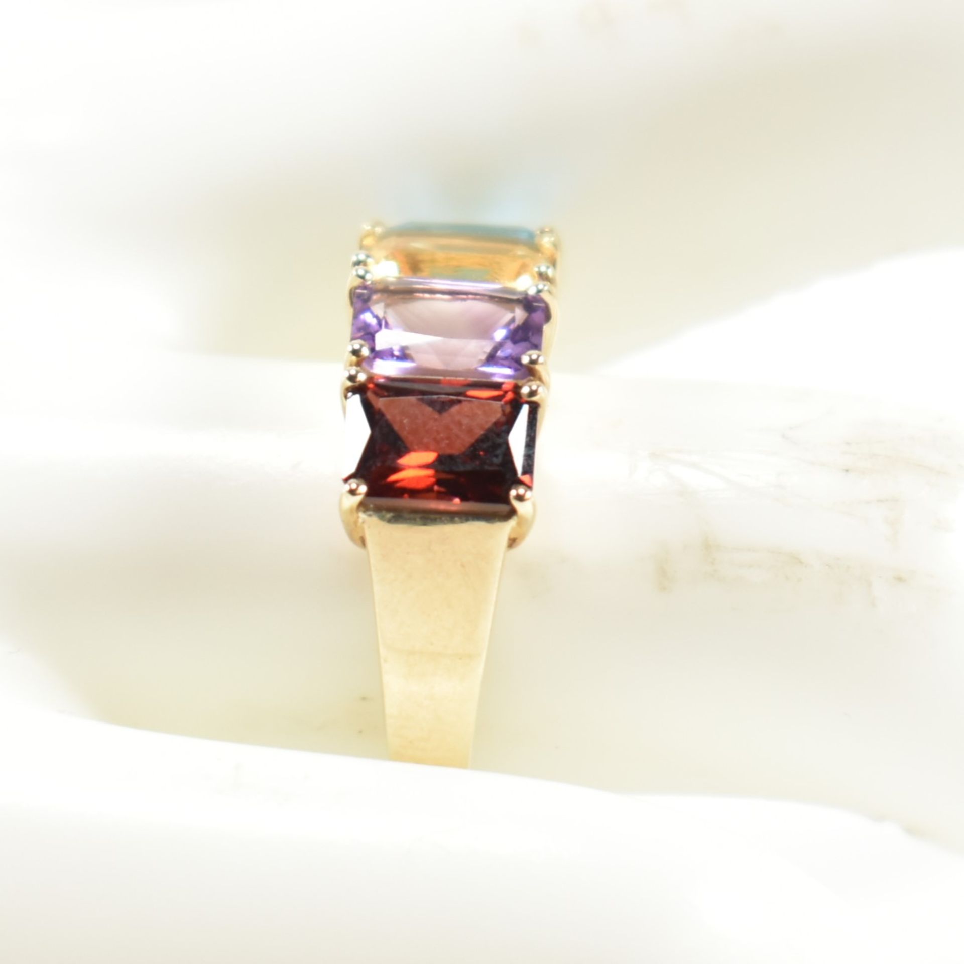 HALLMARKED 9CT GOLD GARNET & AMETHYST & CIRTINE & TOPAZ RING - Image 9 of 9