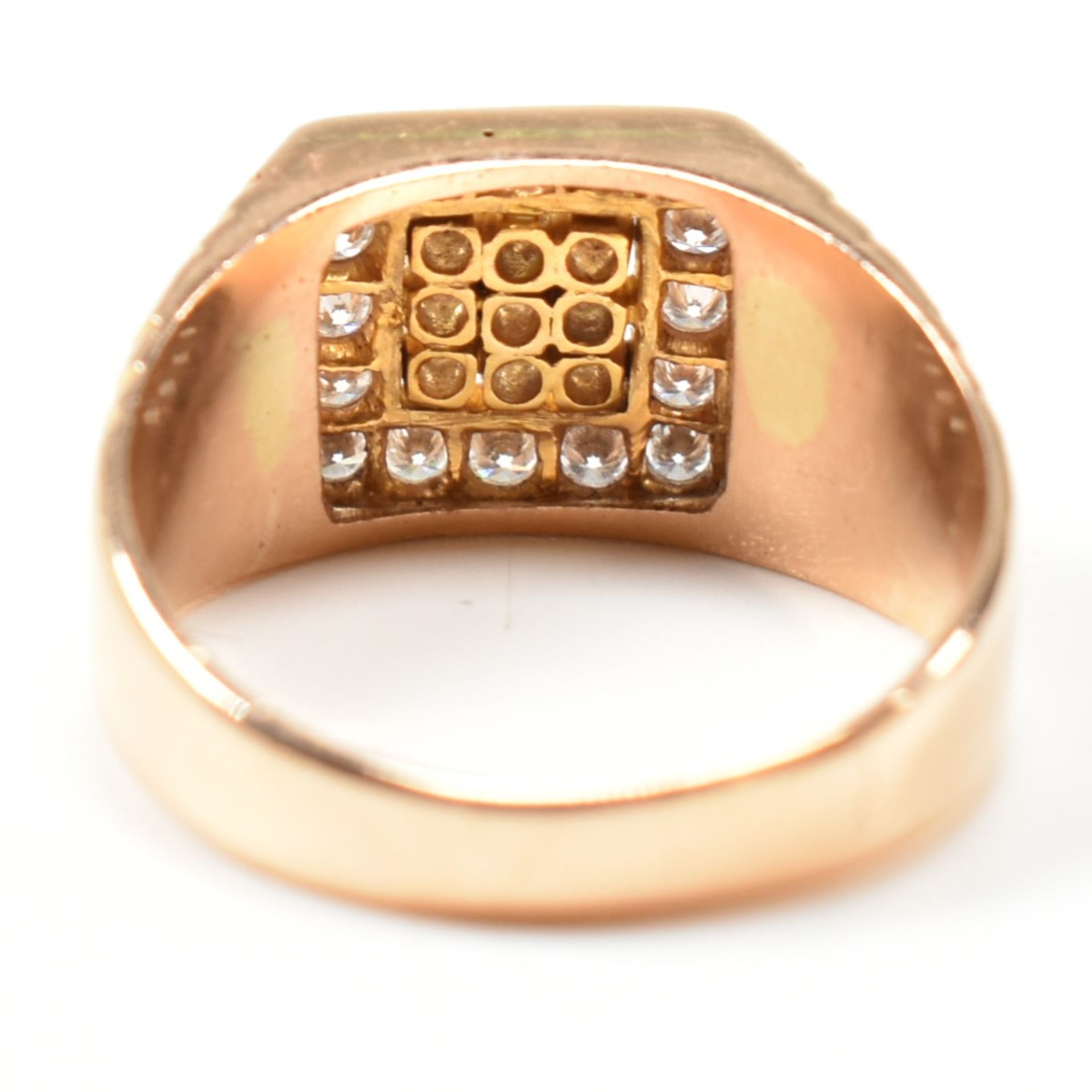 HALLMARKED 18CT GOLD & DIAMOND SIGNET RING - Bild 2 aus 9