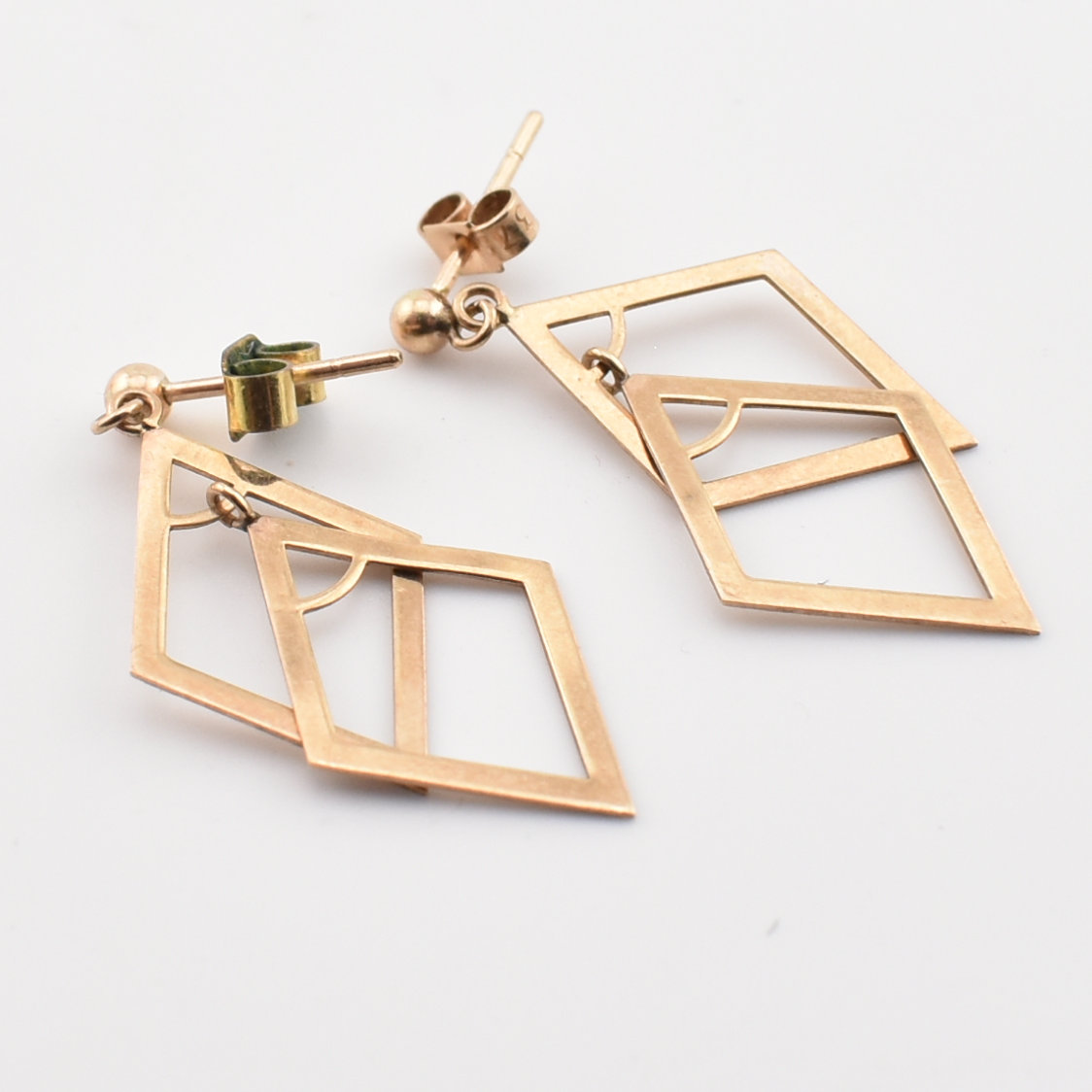 PAIR OF HALLMARKED 9CT GOLD PENDANT EARRINGS - Image 2 of 2