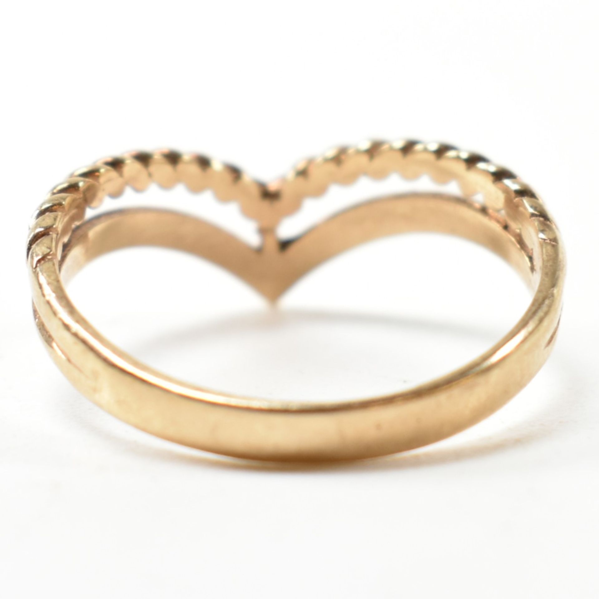 HALLMARKED 9CT GOLD TWO STRAND WISHBONE RING - Image 2 of 9