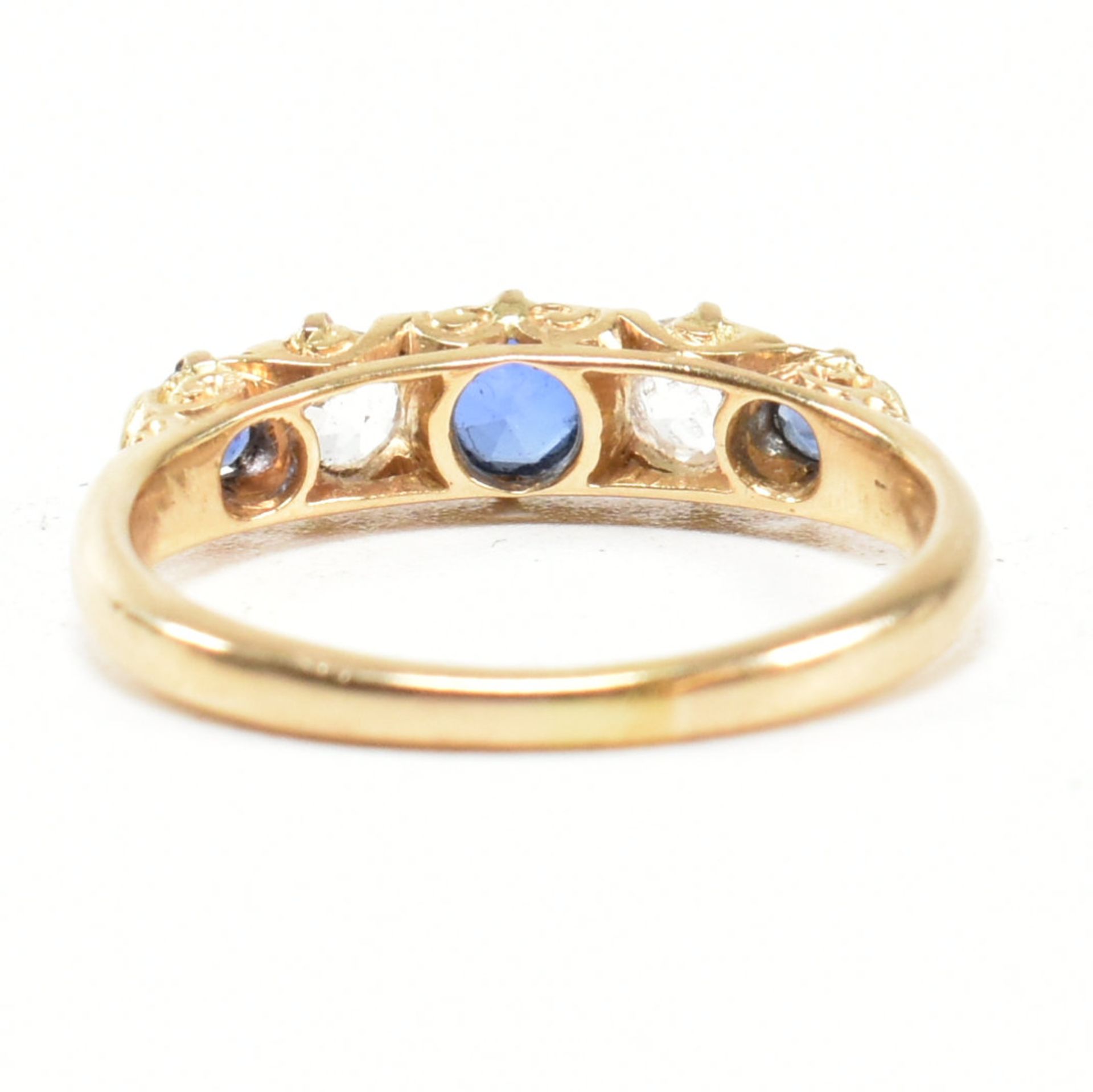 18CT GOLD & SAPPHIRE GYPSY RING - Bild 4 aus 7