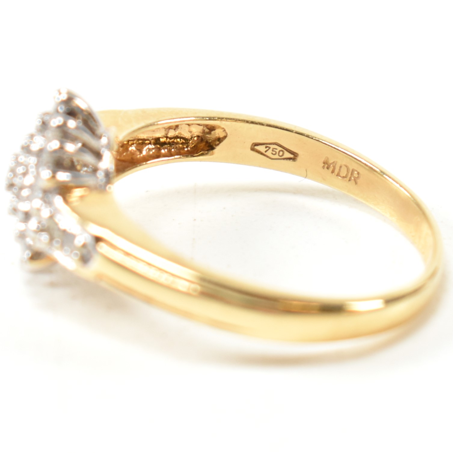 HALLMARKED 18CT GOLD & DIAMOND CLUSTER RING - Image 8 of 10
