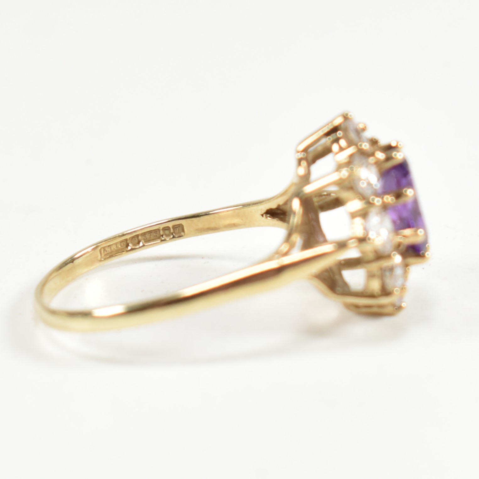 HALLMARKED 9CT GOLD AMETHYST & WHITE STONE CLUSTER RING - Image 5 of 9