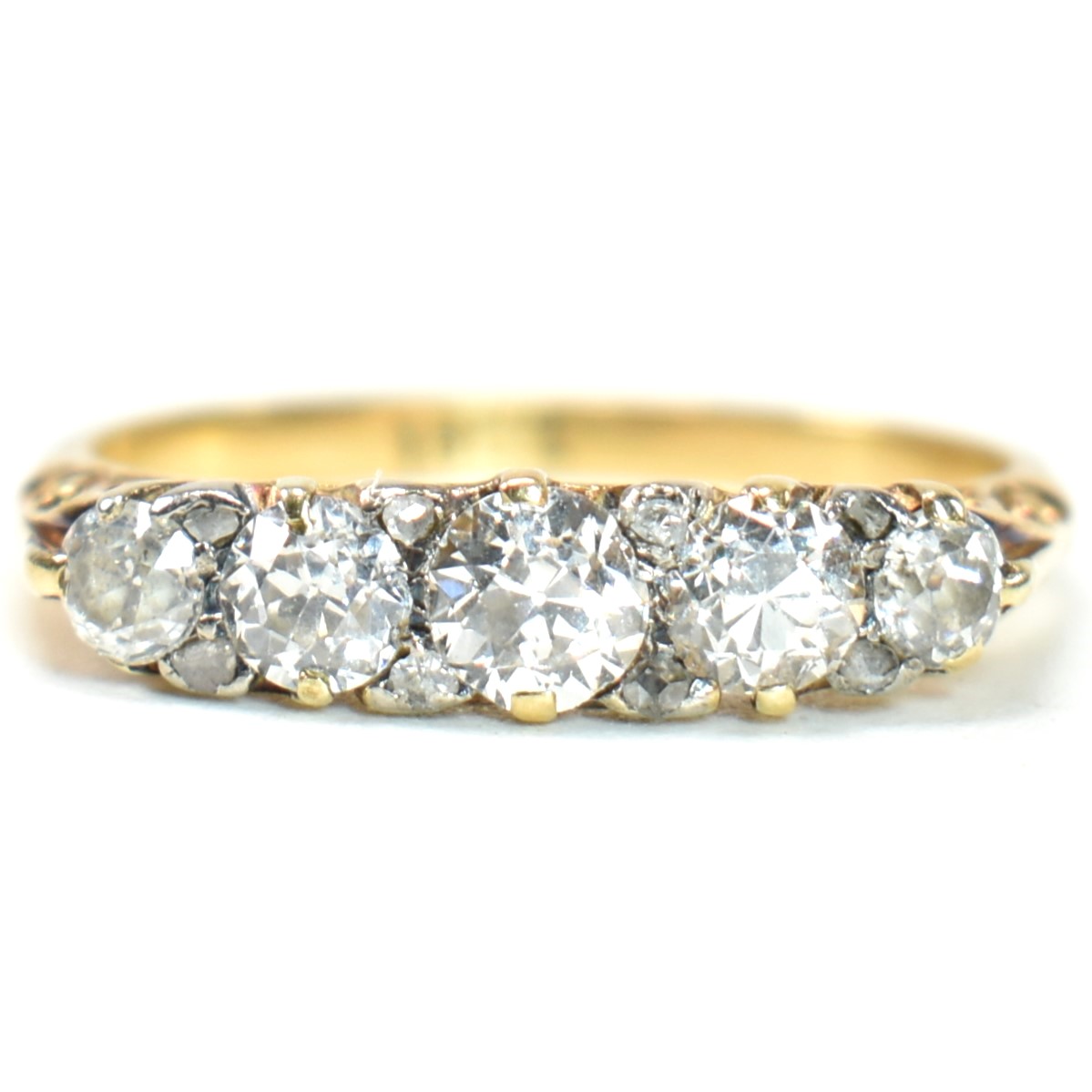 18CT GOLD & DIAMOND FIVE STONE RING