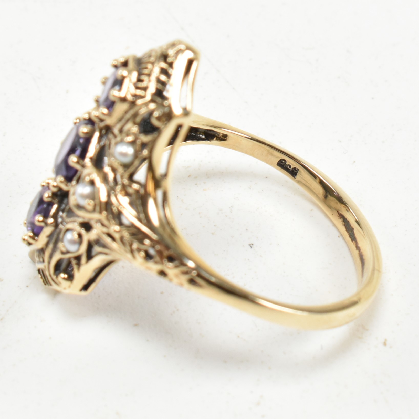 9CT GOLD AMETHYST & PEARL RING - Image 6 of 8