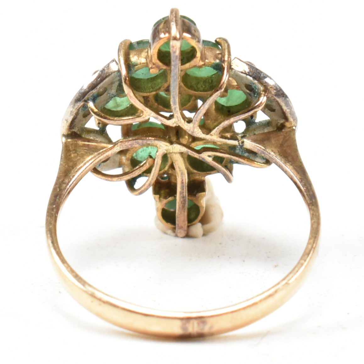 EMERALD & DIAMOND CLUSTER RING - Image 3 of 8