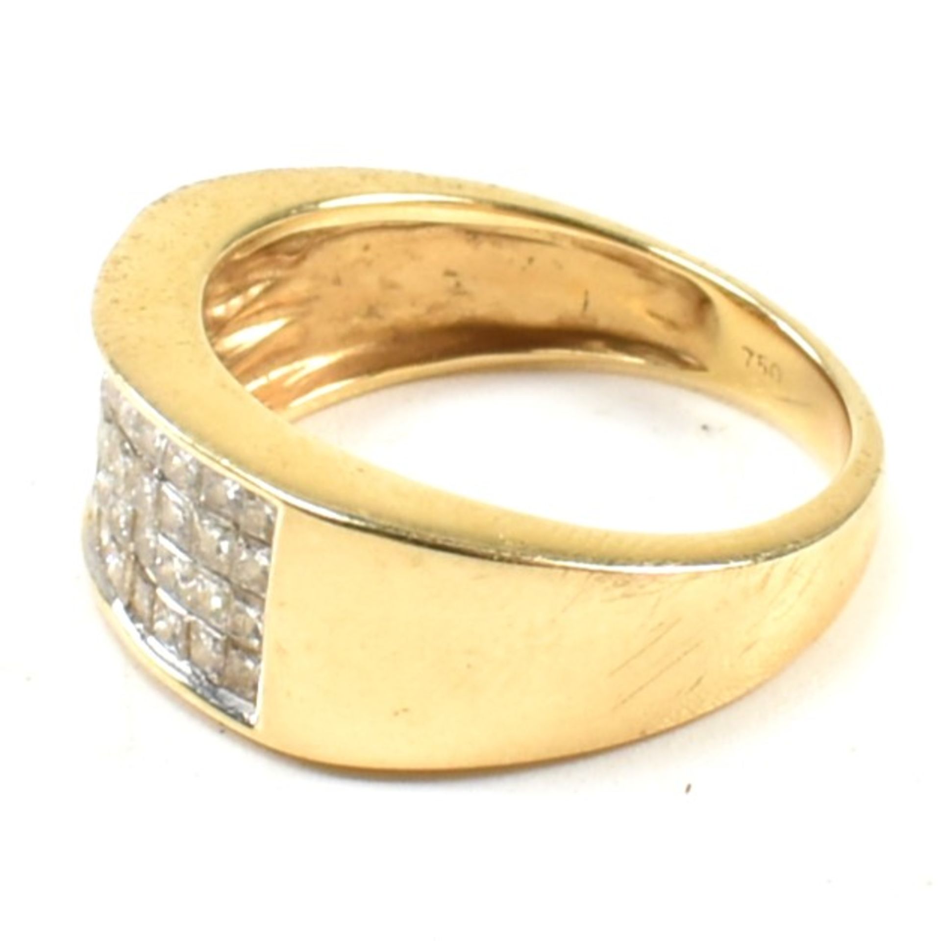 18CT GOLD & DIAMOND CLUSTER RING - Bild 3 aus 7