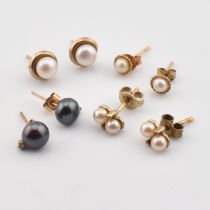 FOUR PAIRS OF 9CT GOLD & SILVER CULTURED PEARL STUD EARRINGS