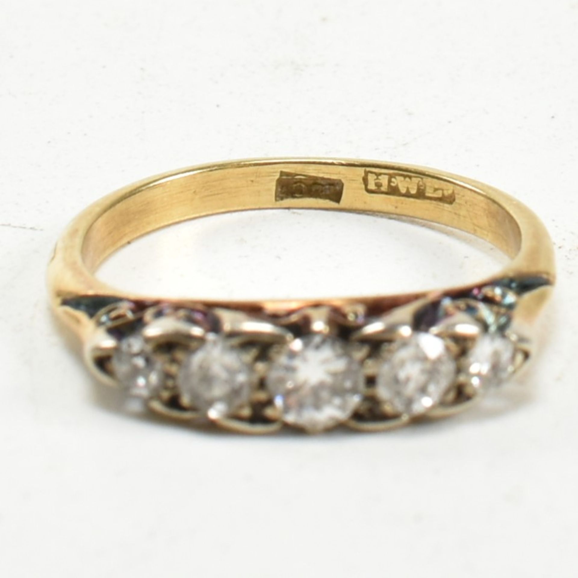 CASED 18CT GOLD & DIAMOND FIVE STONE RING - Bild 2 aus 8