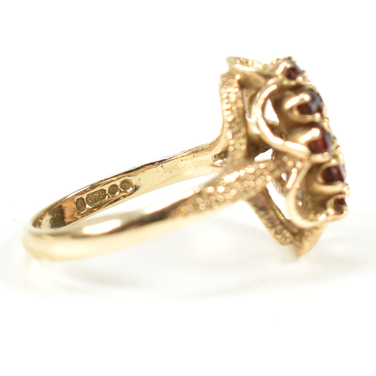 HALLMARKED 9CT GOLD CLUSTER RING - Image 5 of 10