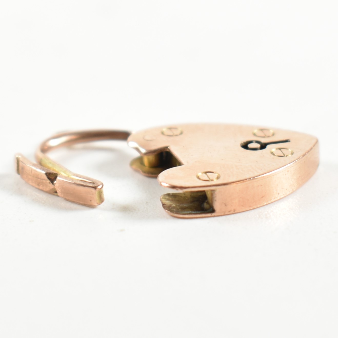 9CT ROSE GOLD HEART PADLOCK CLASP - Image 2 of 5