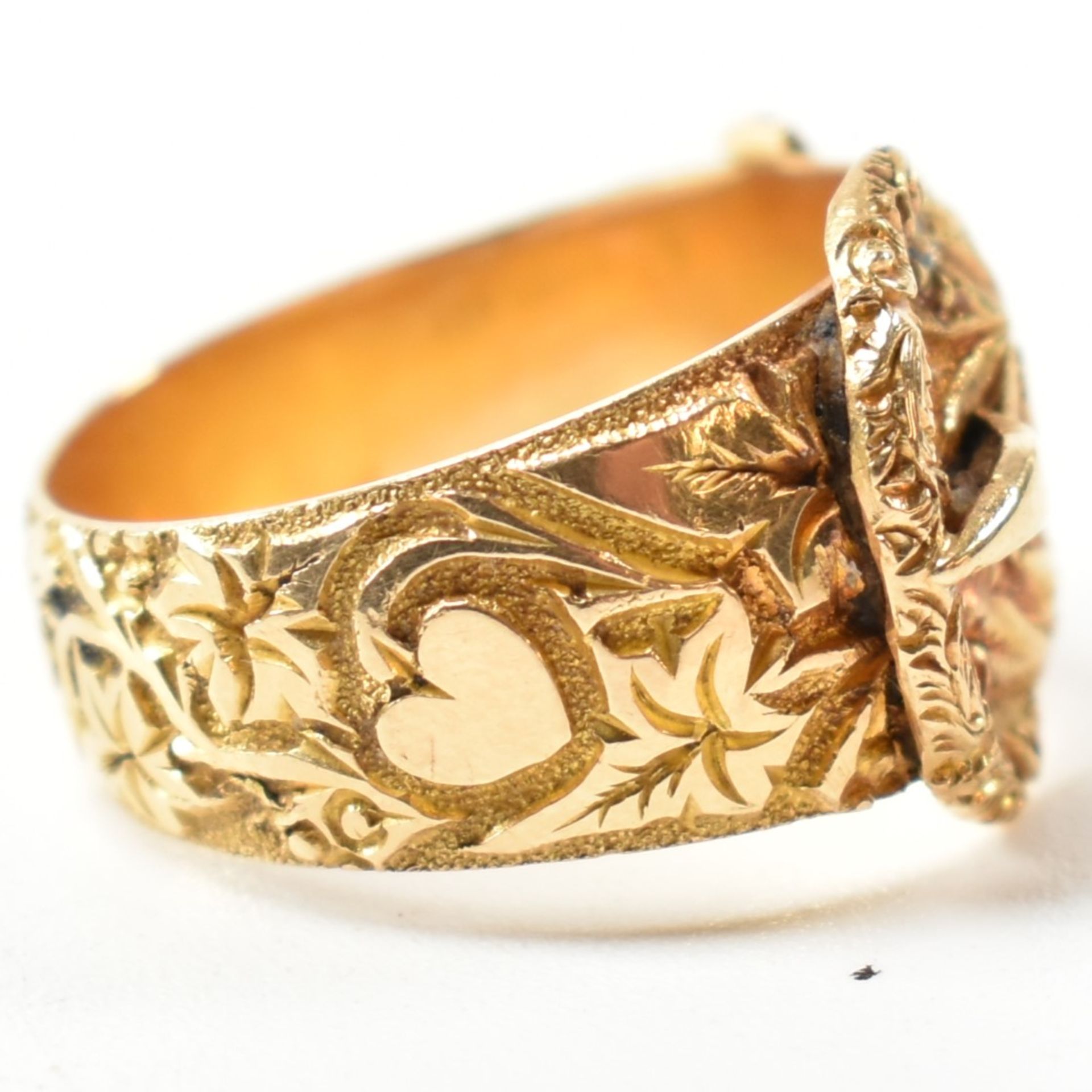 EDWARDIAN HALLMARKED 18CT GOLD BUCKLE RING - Image 5 of 9