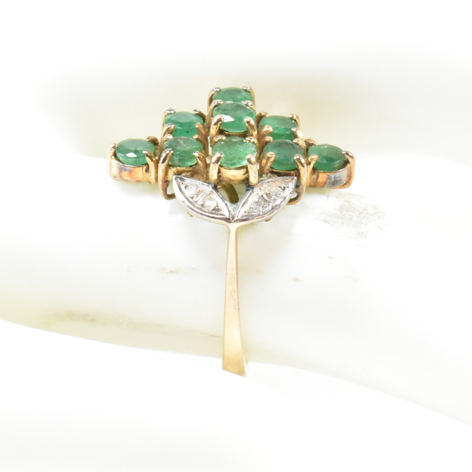 EMERALD & DIAMOND CLUSTER RING - Image 8 of 8