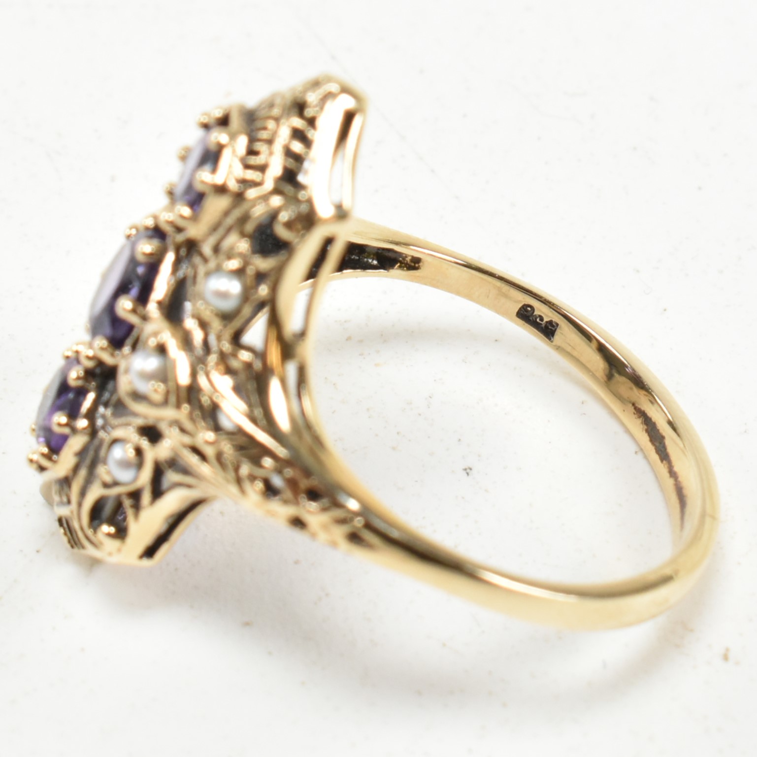 9CT GOLD AMETHYST & PEARL RING - Image 7 of 8