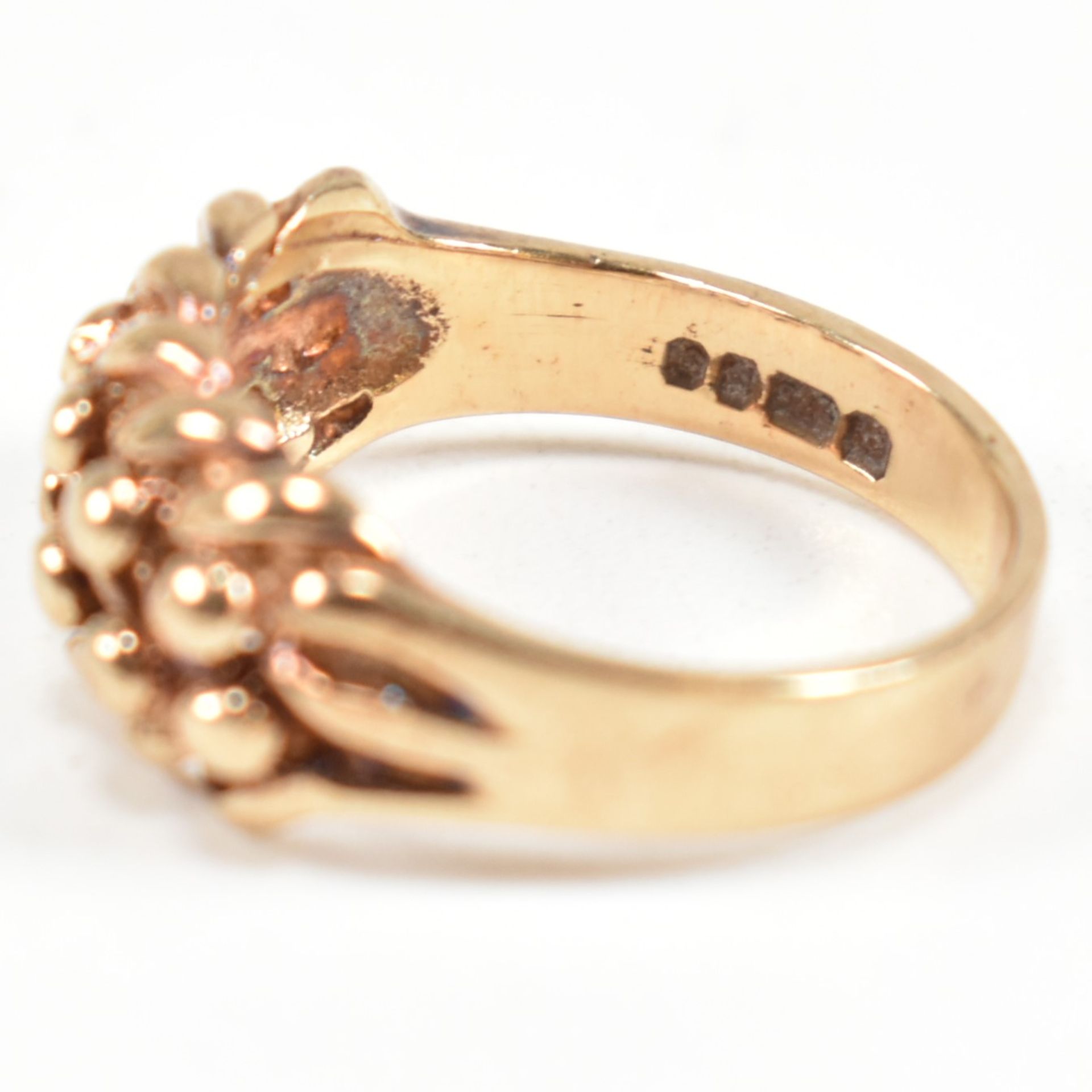 HALLMARKED 9CT GOLD KEEPER RING - Image 9 of 10