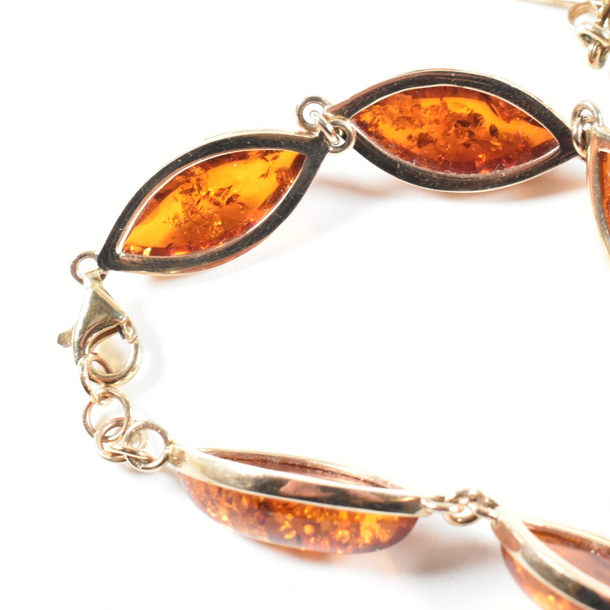 HALLMARKED 9CT GOLD & AMBER JEWELLERY SUITE - Image 5 of 7