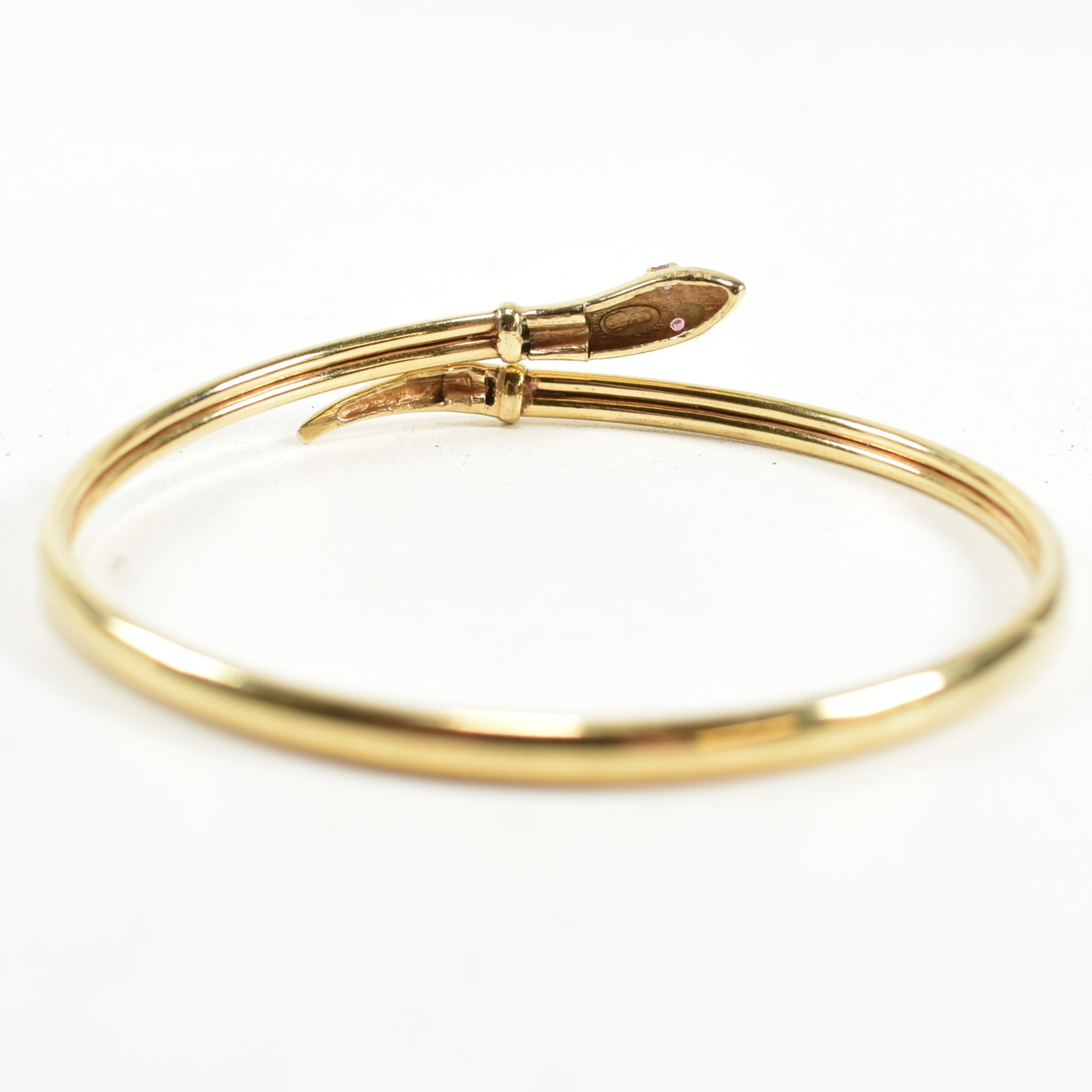 9CT GOLD & RUBY SNAKE BANGLE - Image 2 of 8