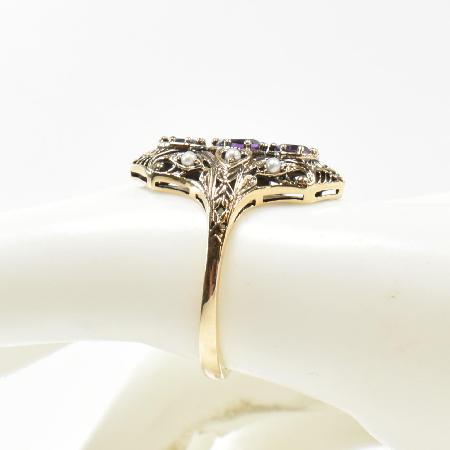 9CT GOLD AMETHYST & PEARL RING - Image 8 of 8