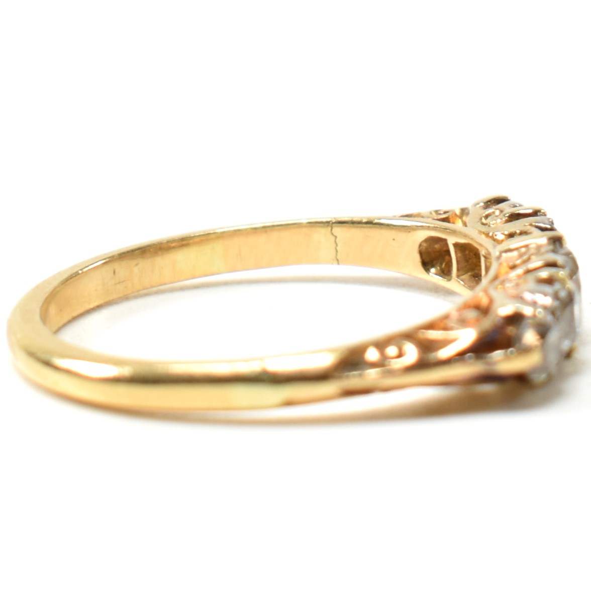 18CT GOLD & DIAMOND FIVE STONE RING - Image 5 of 8