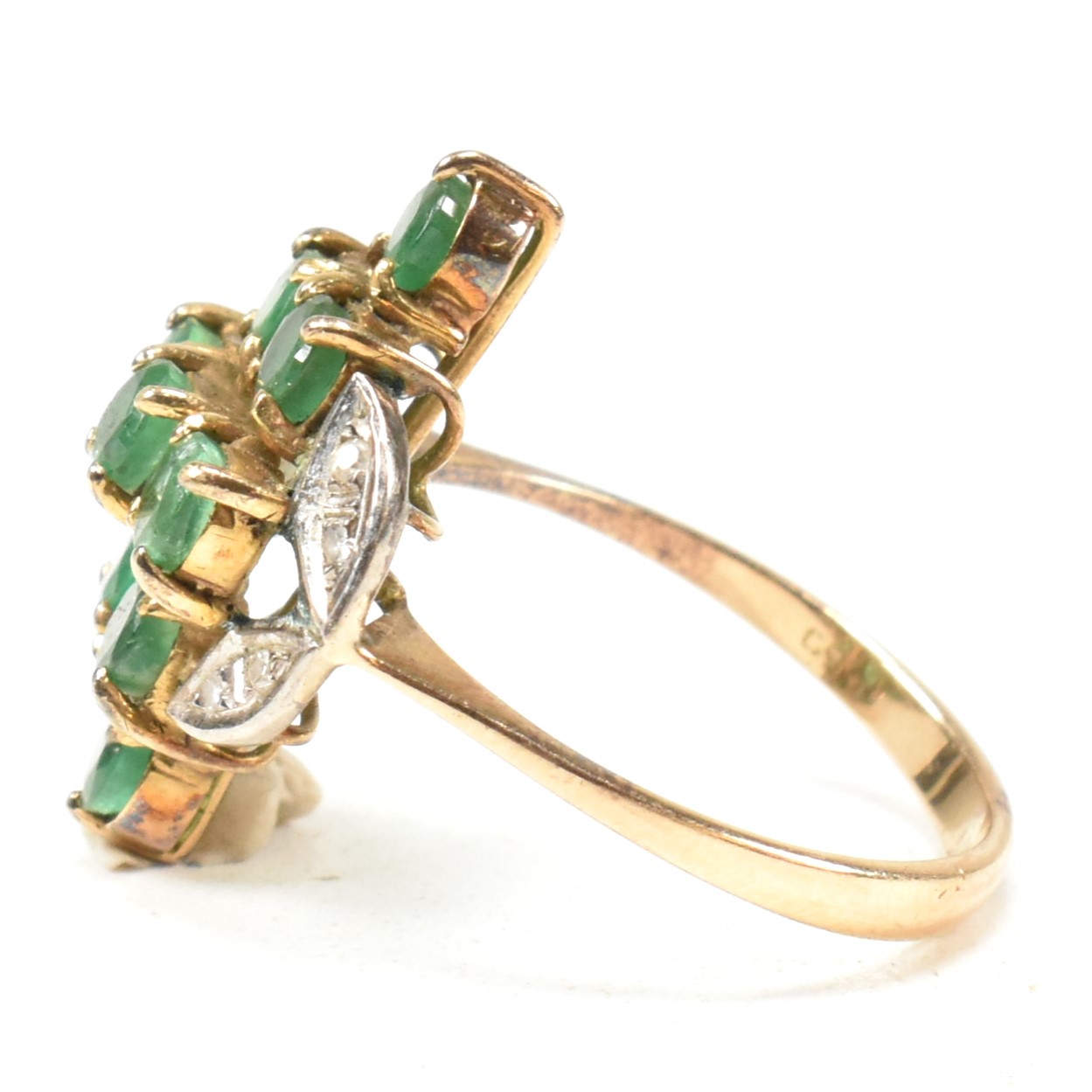 EMERALD & DIAMOND CLUSTER RING - Image 5 of 8
