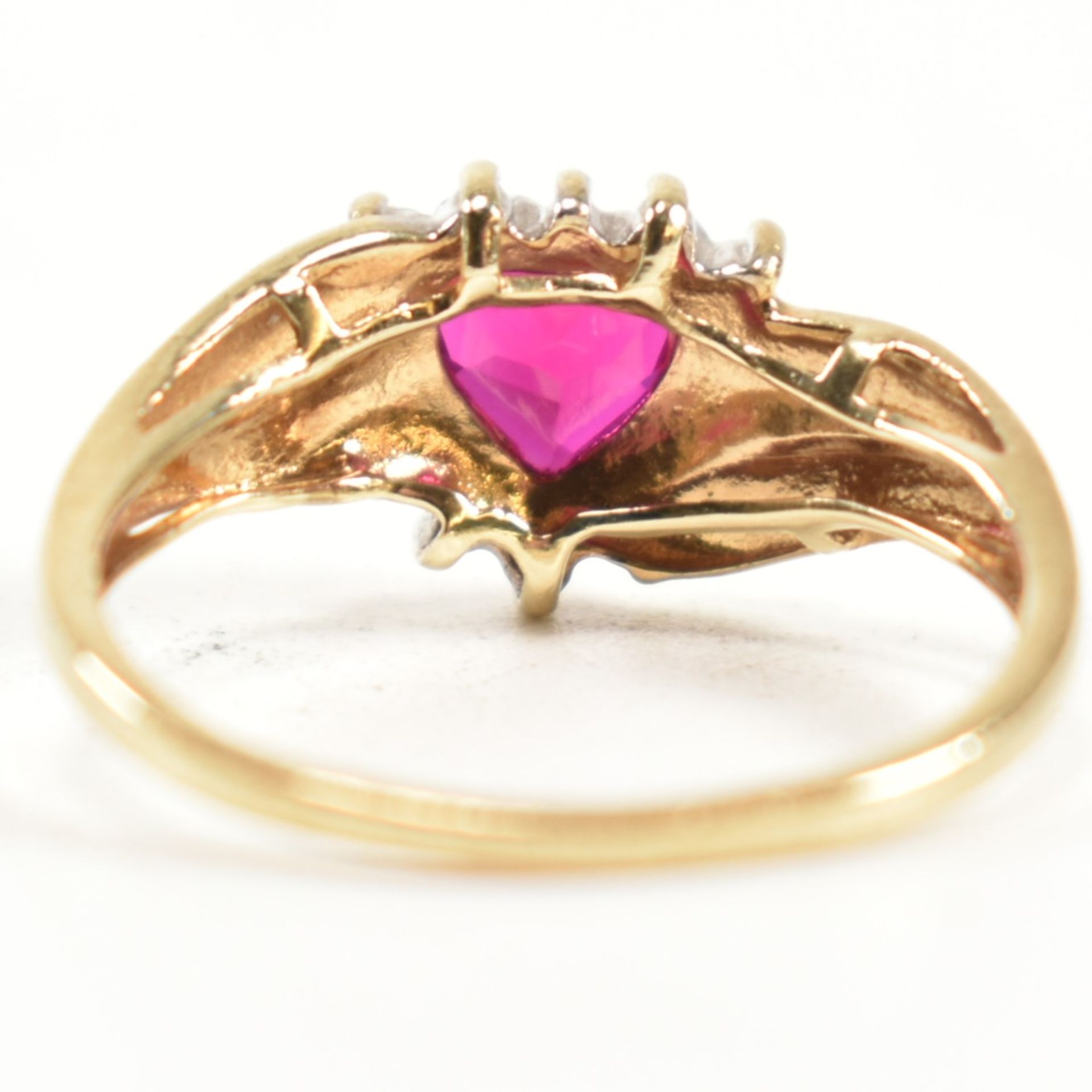 HALLMARKED 9CT GOLD DIAMOND & RUBY CLUSTER RING - Image 2 of 10
