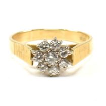 18CT GOLD & DIAMOND CLUSTER RING