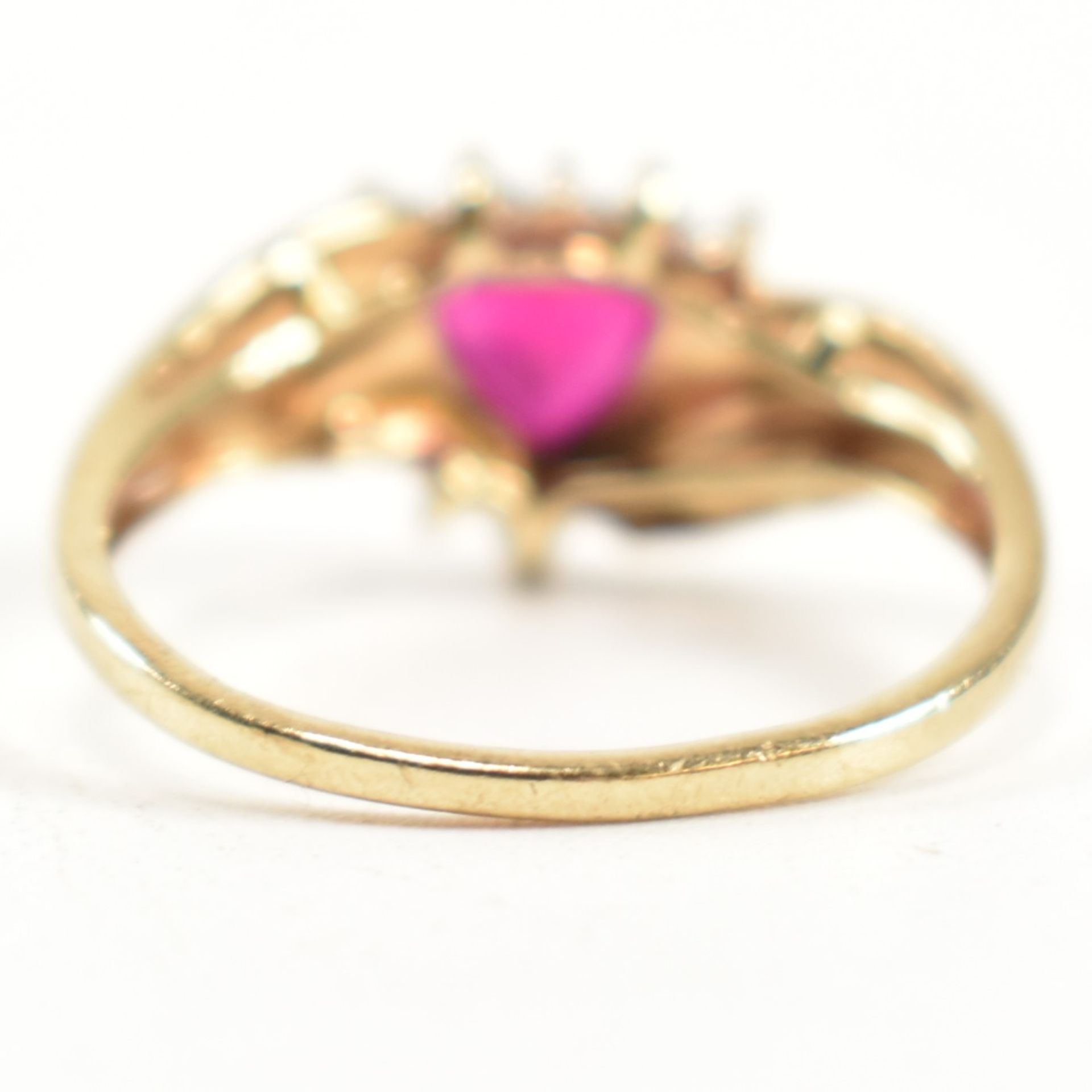 HALLMARKED 9CT GOLD DIAMOND & RUBY CLUSTER RING - Image 3 of 10