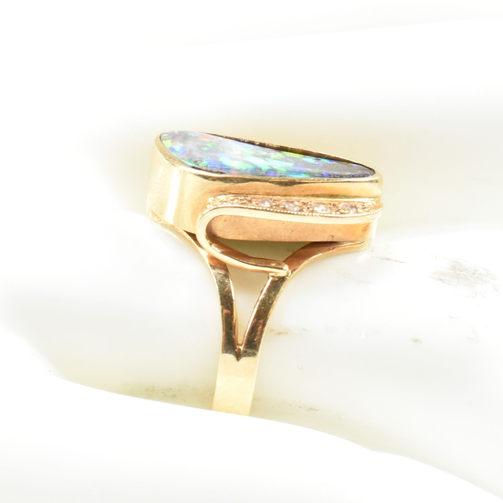 18CT GOLD OPAL & DIAMOND RING - Image 7 of 7